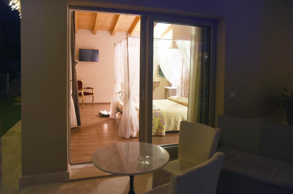 Agriturismo Le Fontane Сале Маразино Екстериор снимка
