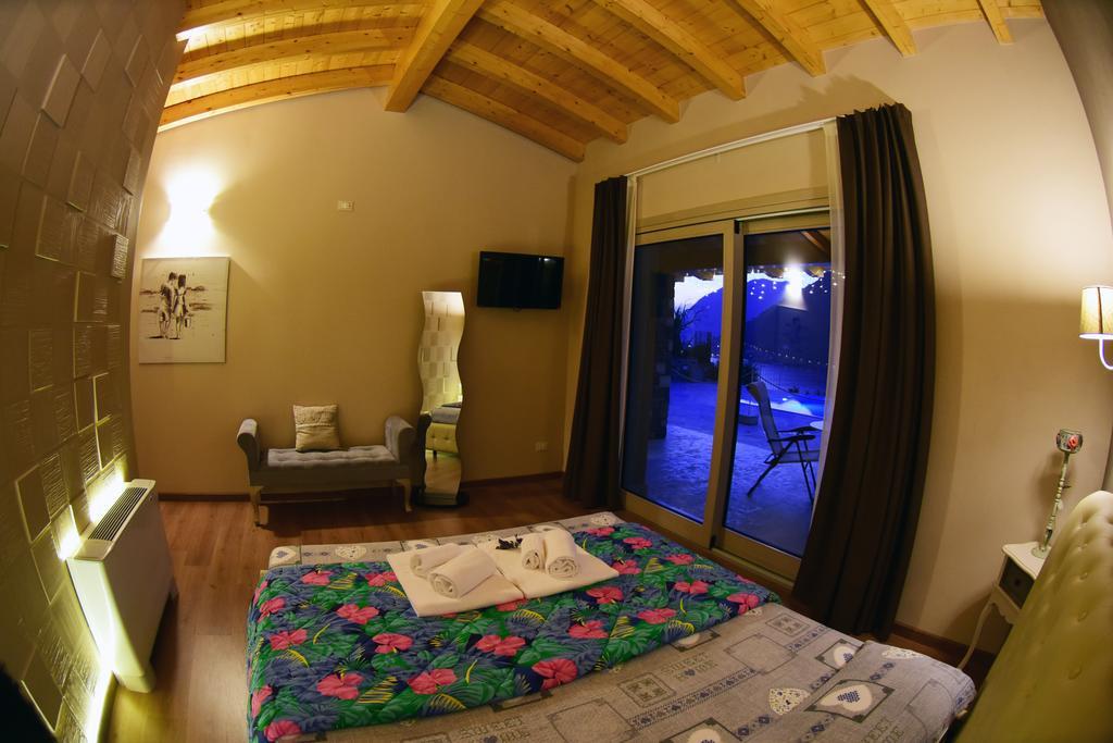 Agriturismo Le Fontane Сале Маразино Стая снимка